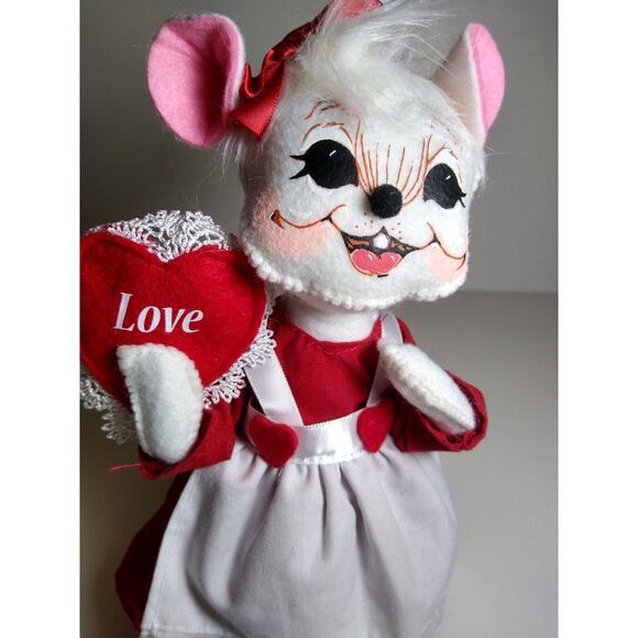 ANNALEE Love Heart Valentines Fancy Dressed White Female Mouse Doll 7.5" - Picture 2 of 8